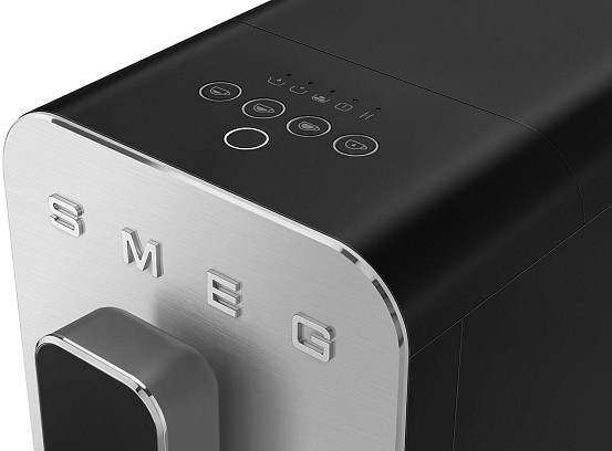 Автоматическая кофемашина Smeg BCC11BLMEU