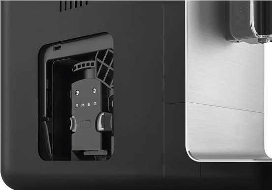 Автоматическая кофемашина Smeg BCC11BLMEU